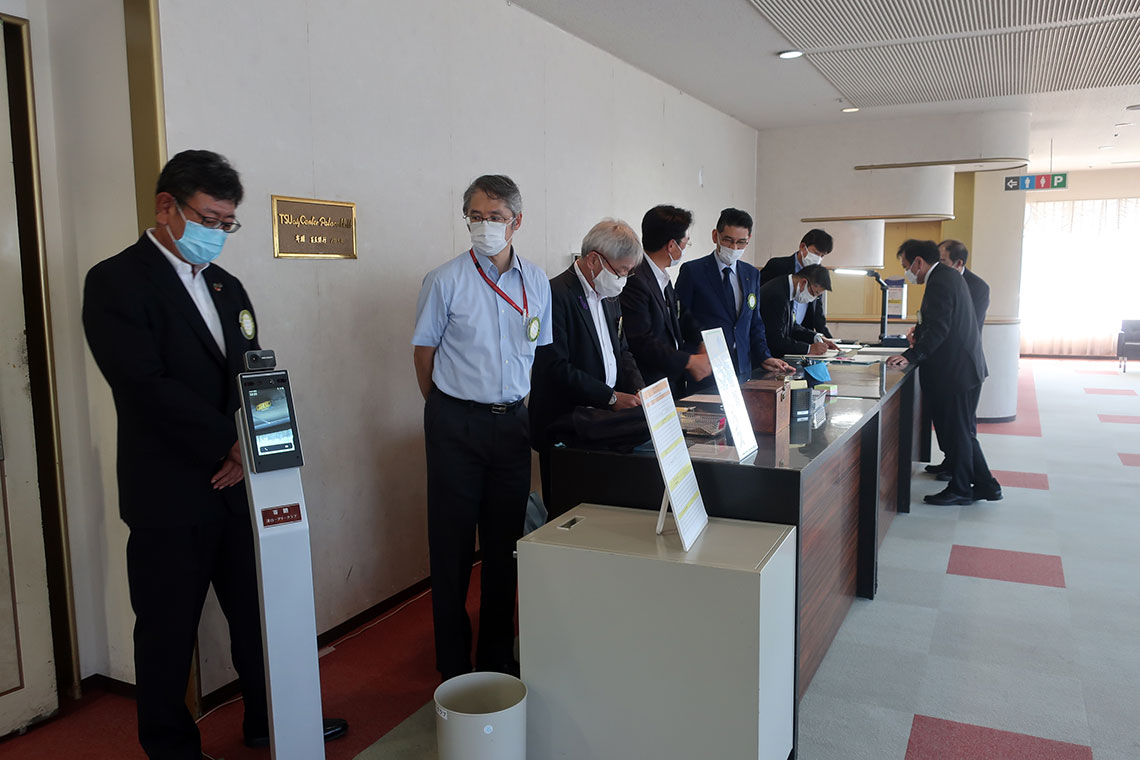 津市内公共施設にサーモカメラ提供